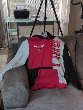 NBA Chicago Bulls Red, Black & Gray Block Pullover Hoodie